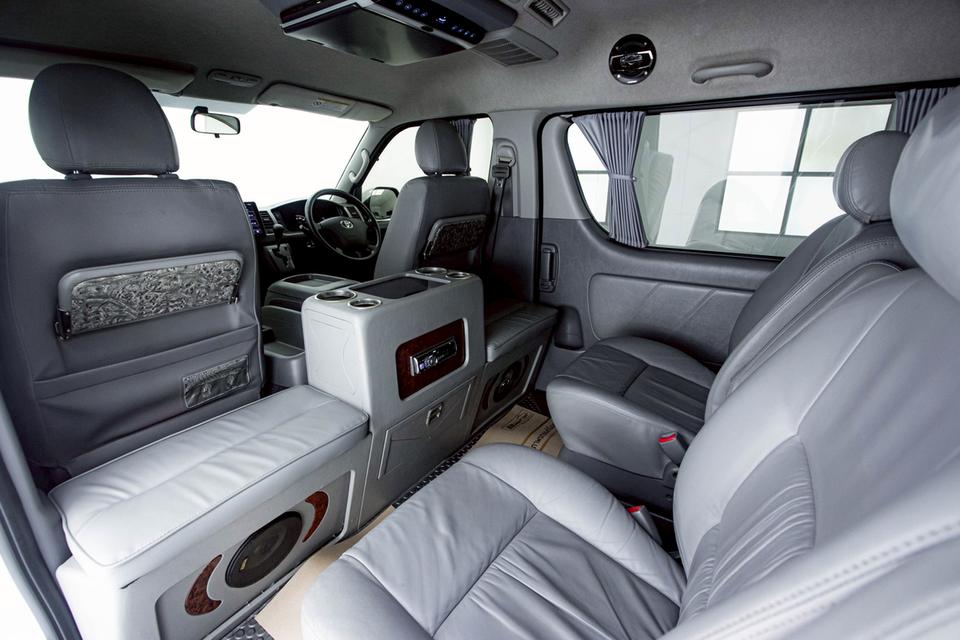 TOYOTA VENTURY 2.7 V 2010  7