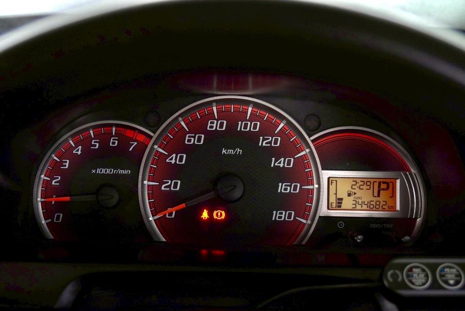 TOYOTA AVANZA 1.5 E 2014 6