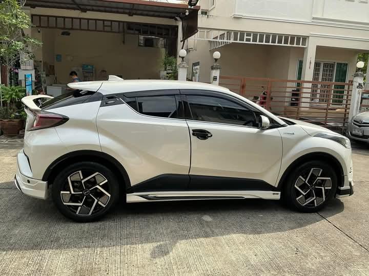 Toyota CHR สีขาว ปี 2019 7