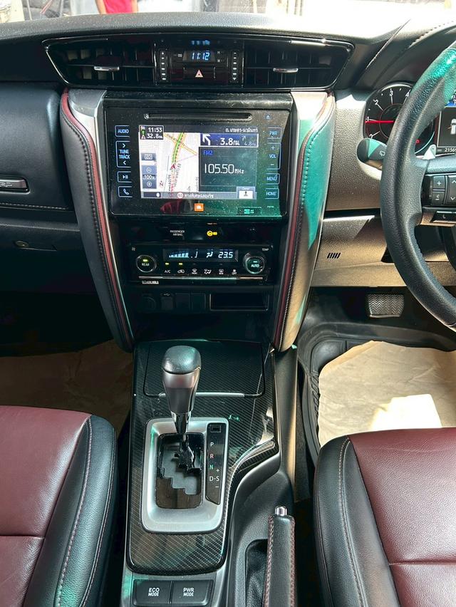 2018 Toyota Fortuner 2.8 TRD Sportivo 2WD AT รถสวย มือเดียว ป้ายแดง รูปที่ 12
