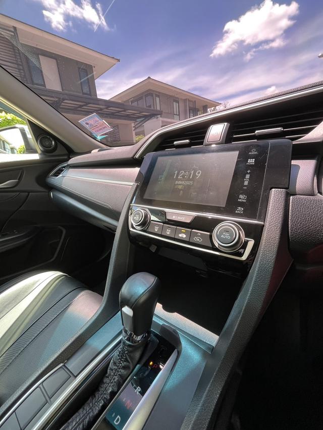 HONDA CIVIC 1.8 EL  ปี  2017 10