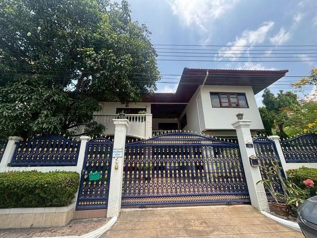 ขายบ้าน โซนปรีดีพนมพงค์ หมู่บ้านผกามาศ ปรีดีพนมพงค์ สุขุมวิท 71 ทำเลดีใกล้ใจกลางเมือง 1
