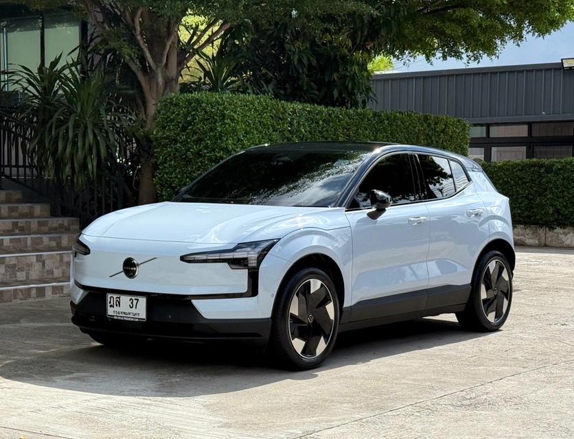 2024 VOLVO EX30 ULTRA รถมือเดียวออกป้ายแดง วิ่งน้อยเพียง 7,800 กม รถเข้าศูนย์ตลอด รถไม่เคยมีอุบัติเหตุครับ เปลี่ยนแบตเตอรี่จากศูนย์แล้วครับ รูปย่อยที่ 3