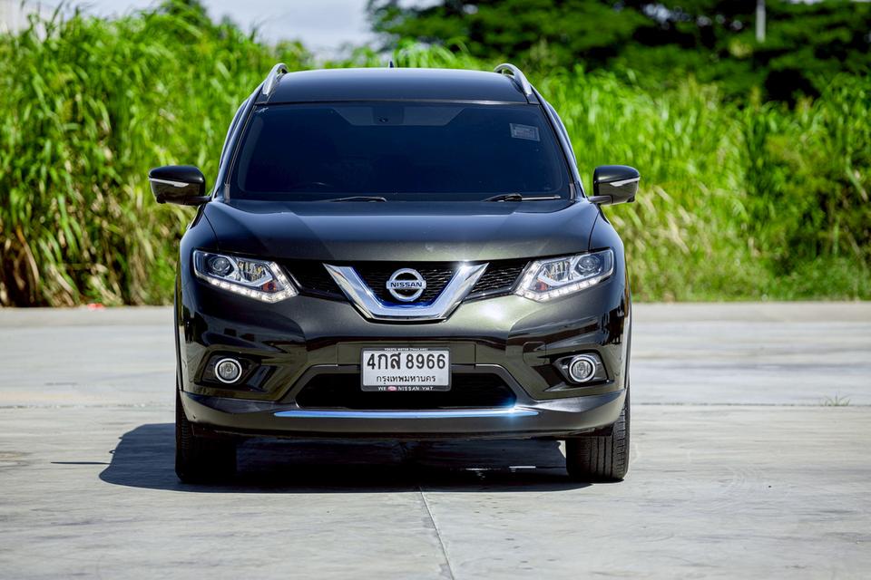NISSAN X-TRAIL 2.0V Hybrid 4WD ปี 2016 สีเขียว มือเดียวป้ายแดง 2