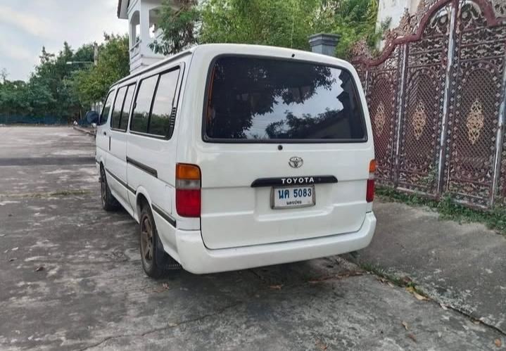 Toyota Hiace สภาพดี 3