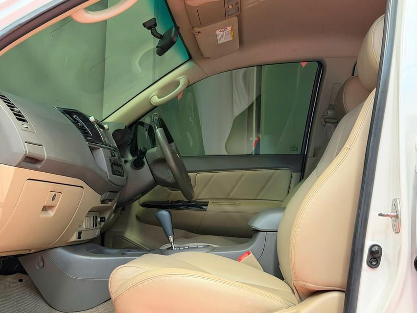 2014 TOYOTA FORTUNER 3.0V 5เกียร์ รถมือเดียวออกป้ายแดง รถวิ่งน้อย ประวัติศูนย์ครบ รถไม่เคยมีอุบัติเหตุครับ รูปที่ 13