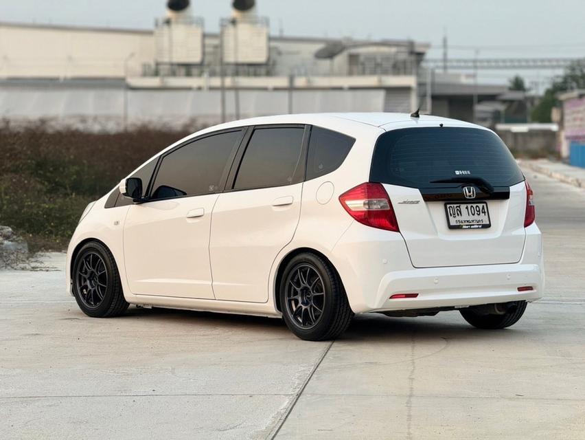 Honda Jazz Ge 1.5 Auto MNC  ปี 2011  แต่งสวย สภาพดีไร้ริ้วรอย สนใจทักได้น่ะครับ 3