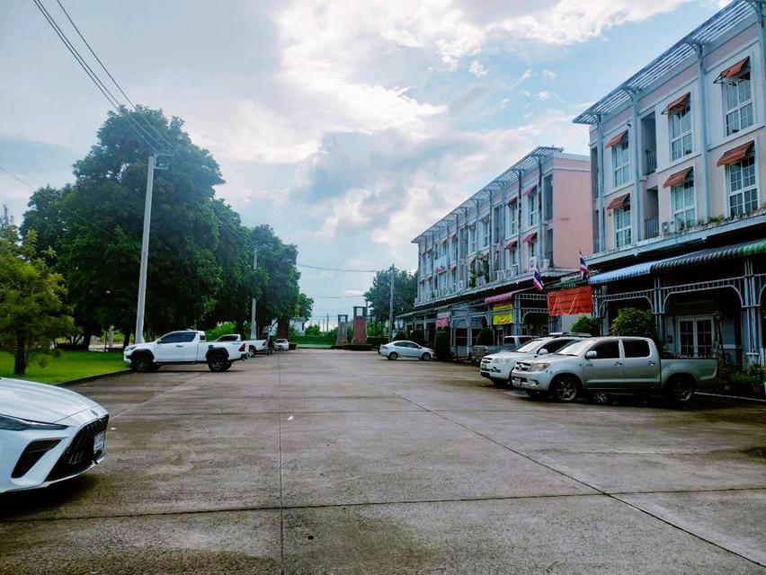 📢ให้เช่า 🏢ทาวน์โฮม /โฮมออฟฟิตห้องมุม 3.5 ชั้น ติด ABAC บางนา  โครงการเมทโทรบิซทาวน์ บรรยากาศสไตล์ยุโรป 4