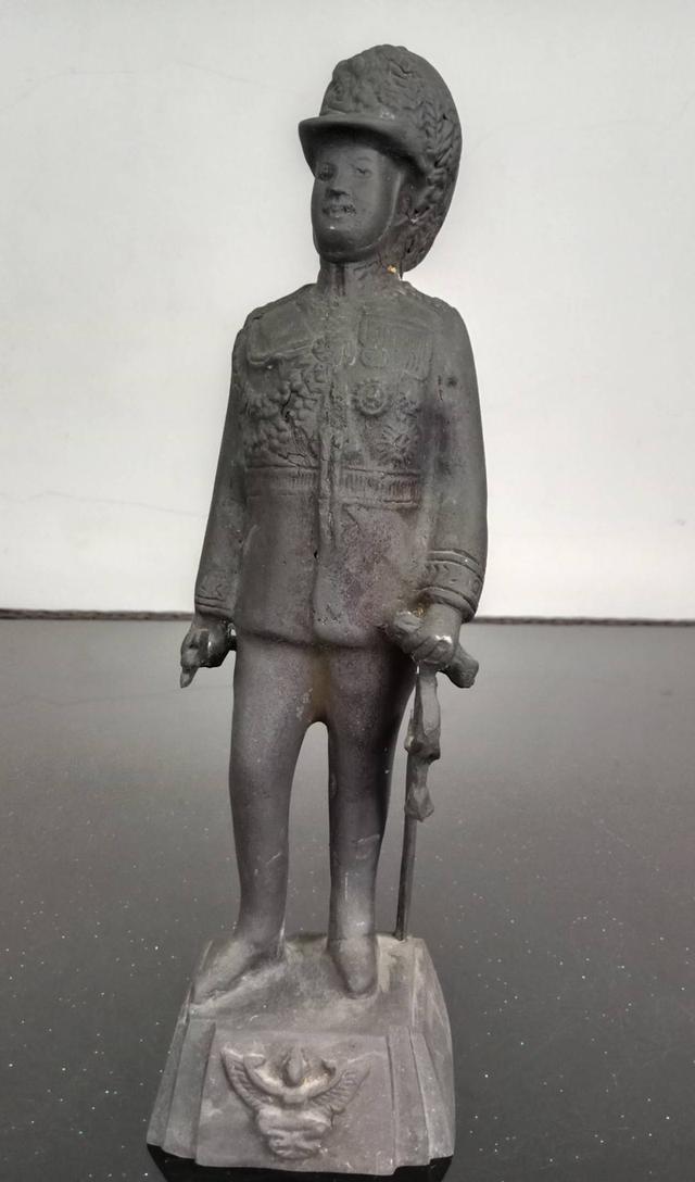 607.พระบรมรูปหล่อสมเด็จพระบูรพกษัตริยาธิราช รัชกาลที่ 1 - รัชกาลที่ 9 แห่งมหาจักรีบรมราชวงศ์ 7