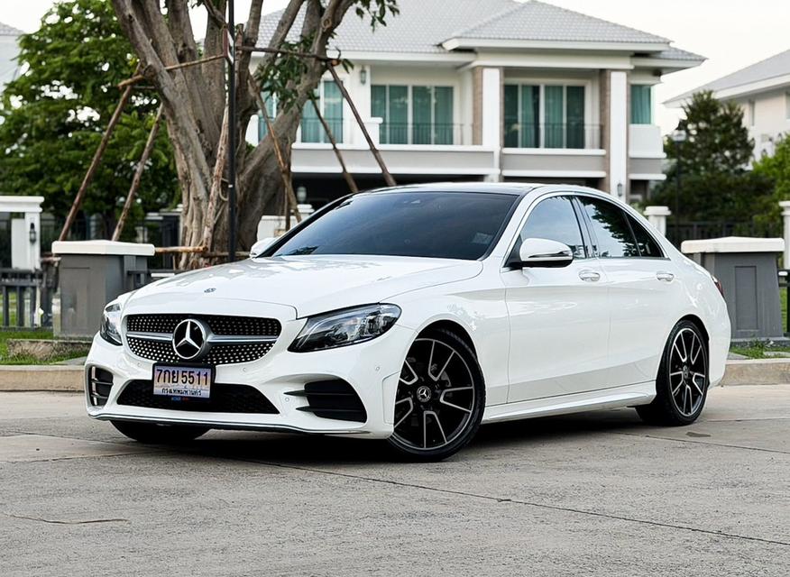 Benz C220d AMG Dynamic W205 ปี 2022 สีขาว ราคาดีมาก