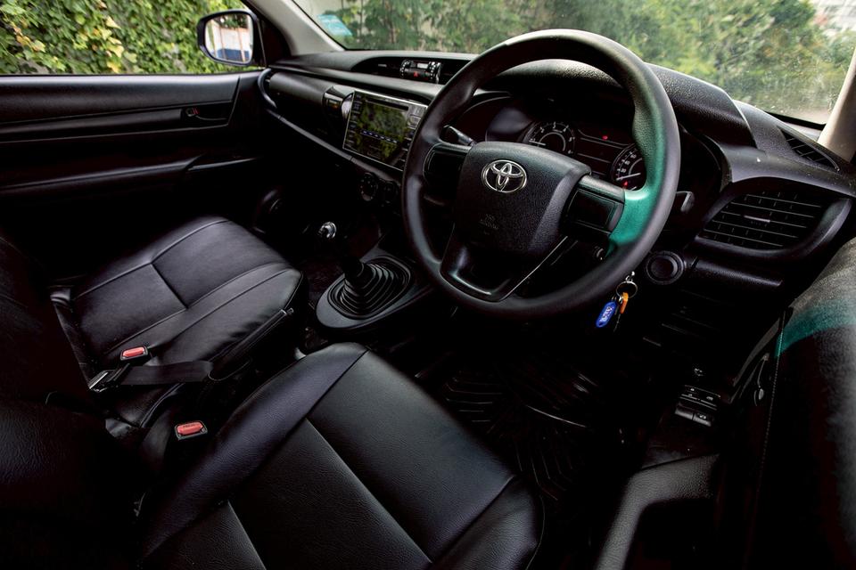 ขาย Toyota Revo 2.4J Plus ปี18 11