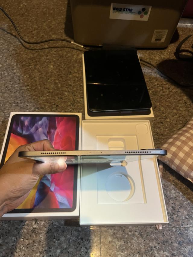 ขายiPadPro11นิ้วสีดำ256กิ๊กสูนTrueมีกล่องไร้รอยตกใช้งานดีถูกๆ รูปย่อยที่ 3