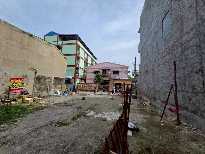 Vายที่ดินใกล้รถไฟฟ้าสายสีน้ำเงิน 52 ตารางวา ติดถนนคอนกรีตสาธารณะ ถมแล้ว พุทธมณฑล สาย ๑ ซอย 2 กทม 9