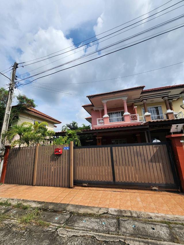 บ้านแฝด 2ชั้น 3ห้องนอน 2ห้องน้ำ