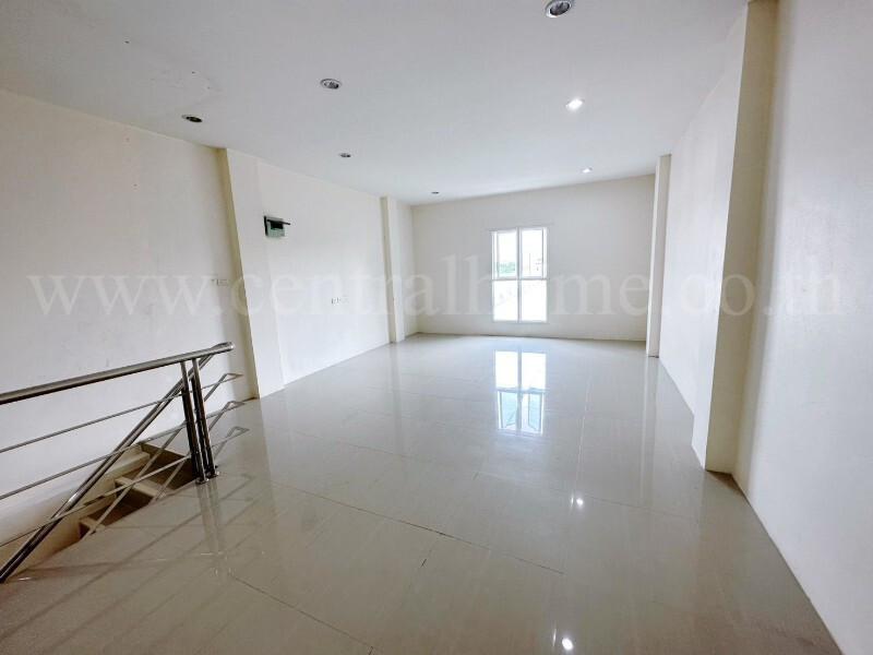 อาคารพาณิชย์ 3.5 ชั้น ทำเลทอง ถนนนวมินทร์ ใกล้ตลาดปัฐวิกรณ์ 17