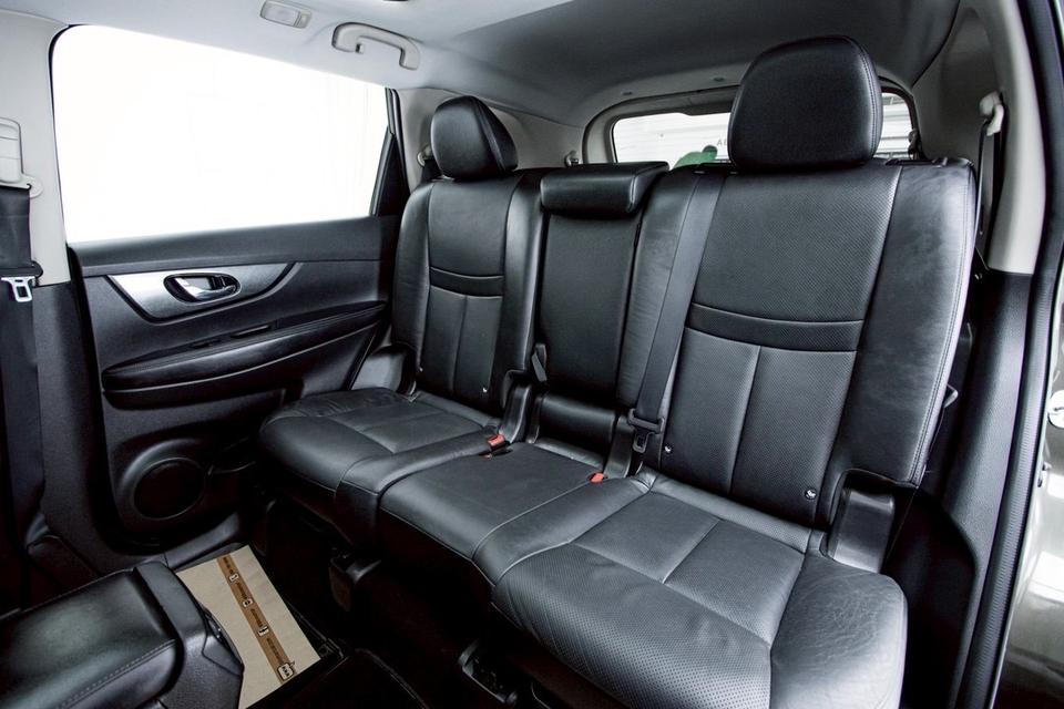 รหัสรถ 1D329 NISSAN XTAIL 2.5V 4WD 2015