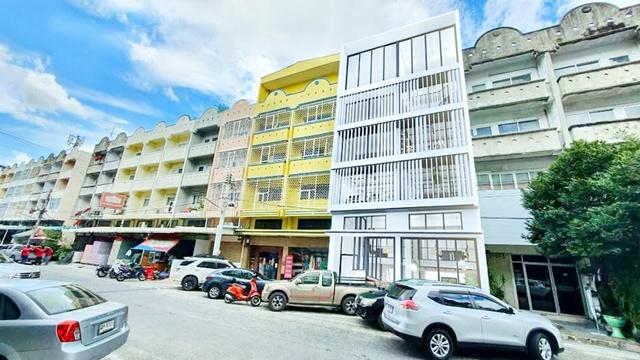 ขนาดใหญ่ 44 ตร.วา. 884 ตร.ม. 2คูหา อาคารโชว์รูม ให้เช่า 5.5ชั้น พร้อมทำธุรกิจ MRTไทรม้า 250ม. 2นอน 2น้ำ ใกล้รพ.พระนั่งเก 1