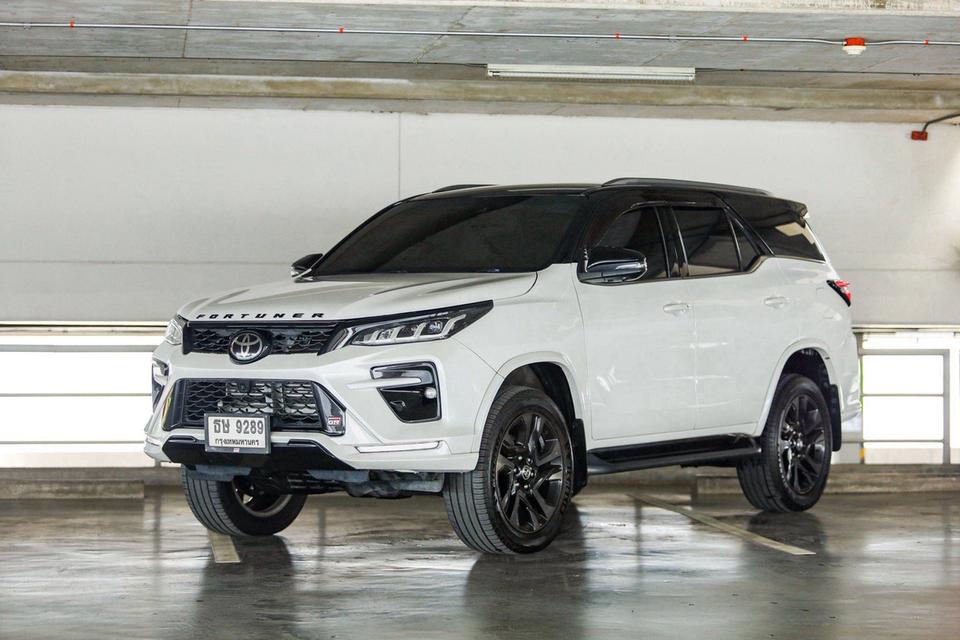 TOYOTA FORTUNER 2.8 GR SPORT BLACK TOP 4WD 2023Fortuner GR Sport ตัวท็อปสุด Black Top ขับ 4 แท้ ทรงสปอร์ต