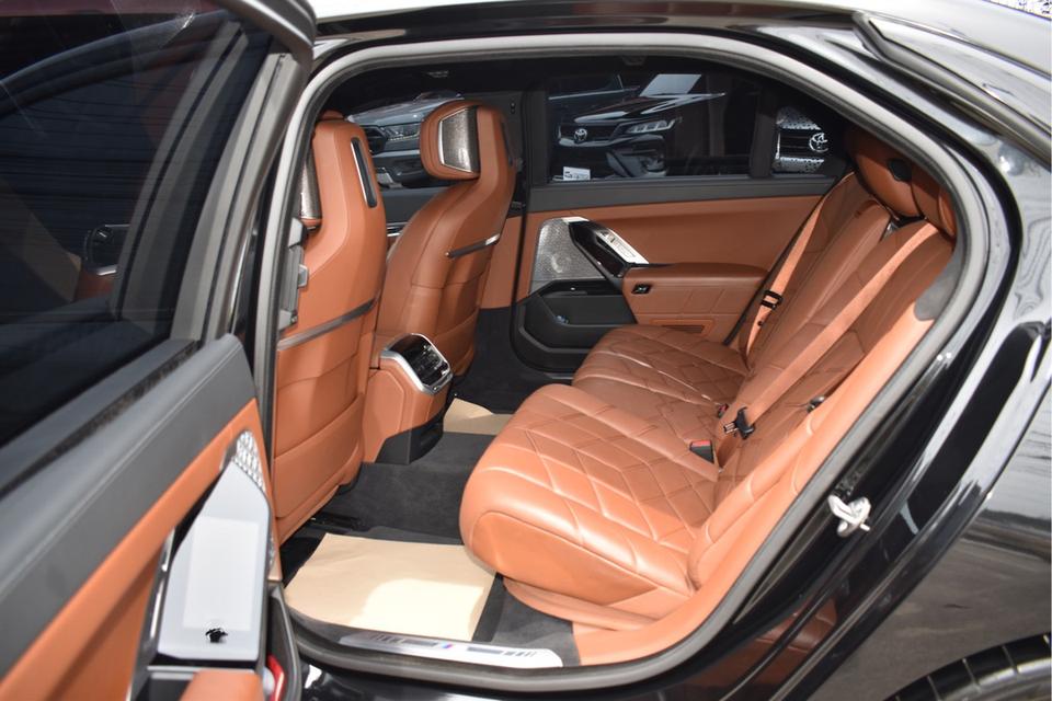 BMW I7 Xdrive 60 Msport ปี22 รูปที่ 16