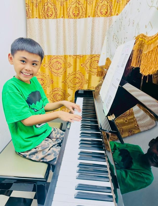 รับสอนเปียโน ที่ Fin Music School