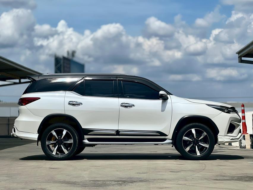toyota fortuner 2.8 trd ปี 2018 รถบ้าน สวยจัดๆ ไมล์ 6หมื่น โลแท้ๆ