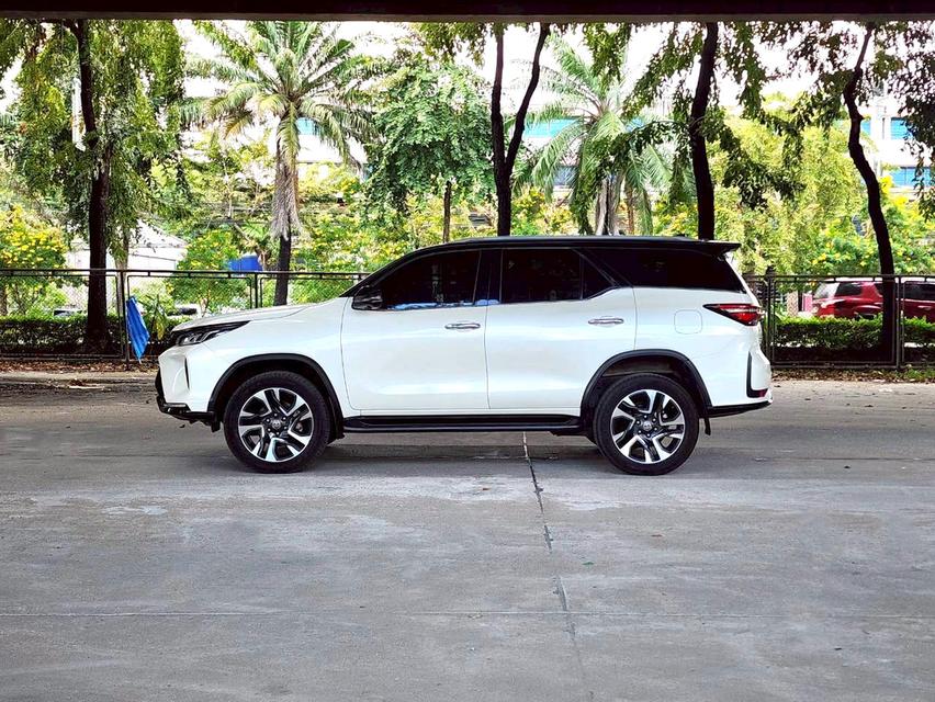 ขายรถ Toyota Fortuner 2.8 Legender 4WD ปี 2022 สีขาว เกียร์ออโต้ 7