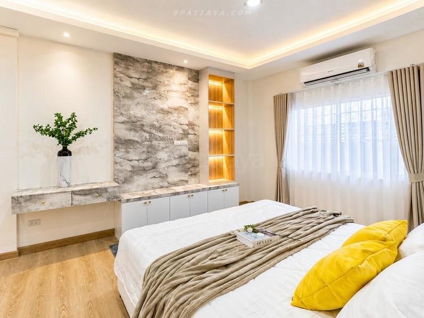 For Sale — Corner Detached House at Eakmongkol 4/1, Khao TaloCorner detached house for sale at Eakmongkol 4/1, Khao Talo. Located in a good residentia 10