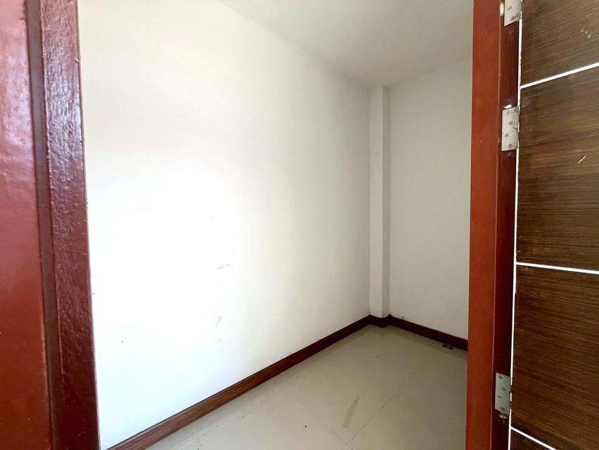 🔑 ขายด่วน! บ้านเดี่ยว 52 ตรว. 5.5 ลบ. 3 นอน 3 น้ำ ครัวครบ จอดรถ 2 คัน (โอนคนละครึ่ง) 💸 10