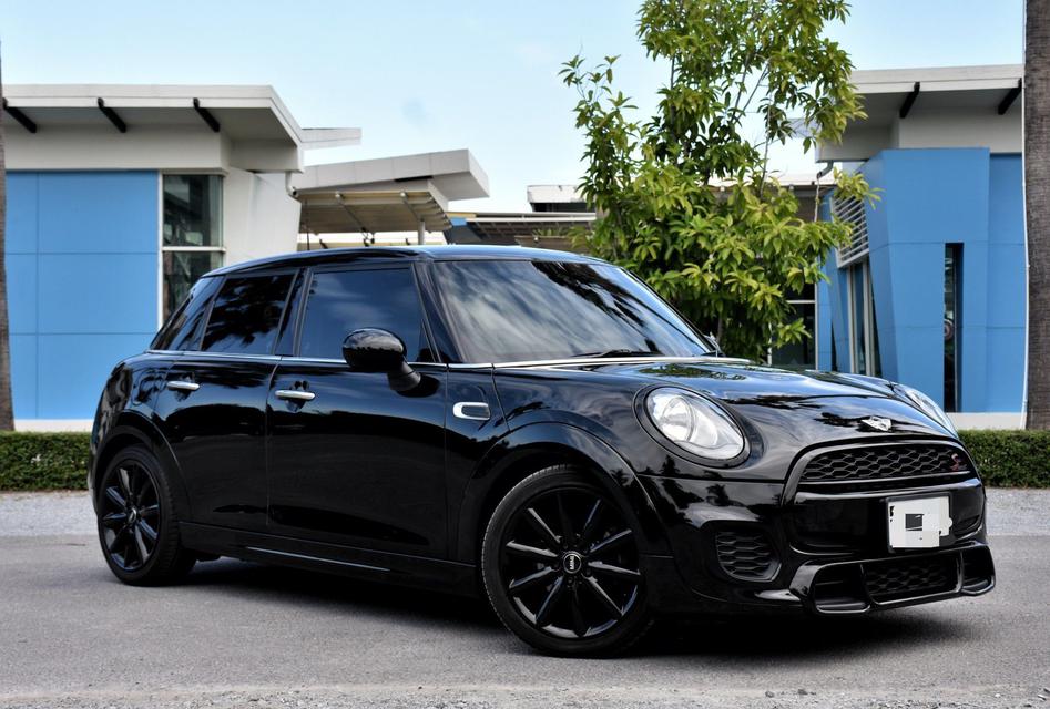 #Mini #Cooper D 5-TURER #F55 ปี 2016  1