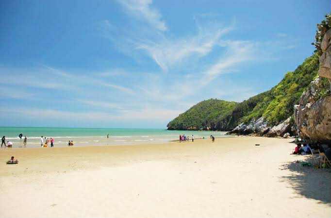 ทาวเฮ้าใกล้ทะเล เขากะโหลก ปราณบุรี 200 เมตร  11