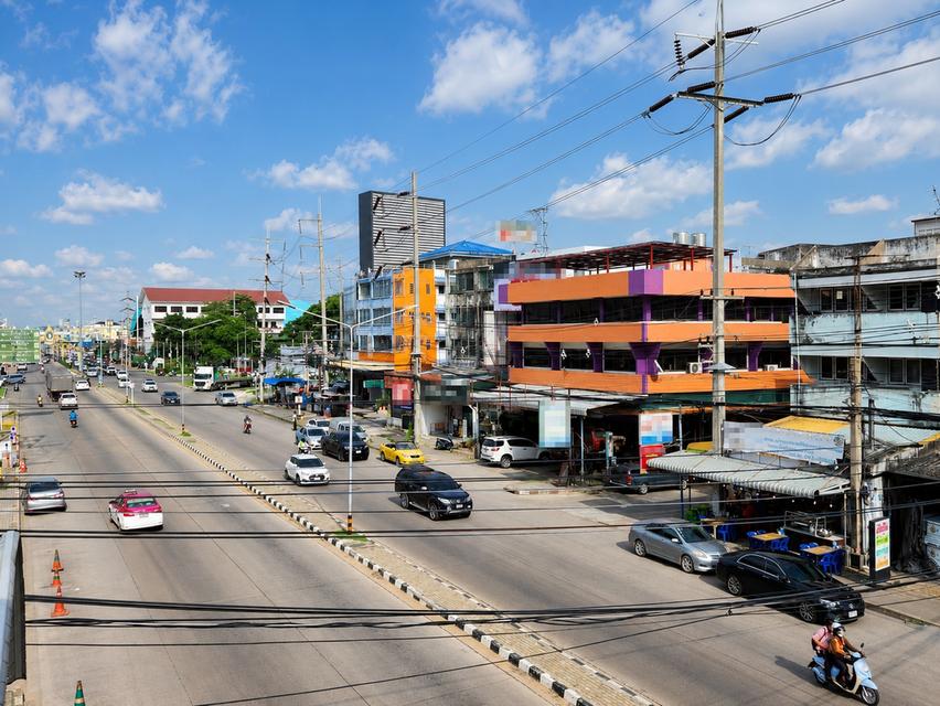 ขายหรือให้เช่า อาคารพาณิชย์สแตนด์อโลน 3 ชั้นครึ่ง 700 ตร.ม. ทำเลทองตรงข้าม รพ.ปทุมธานี และโลตัส HRE00929 4