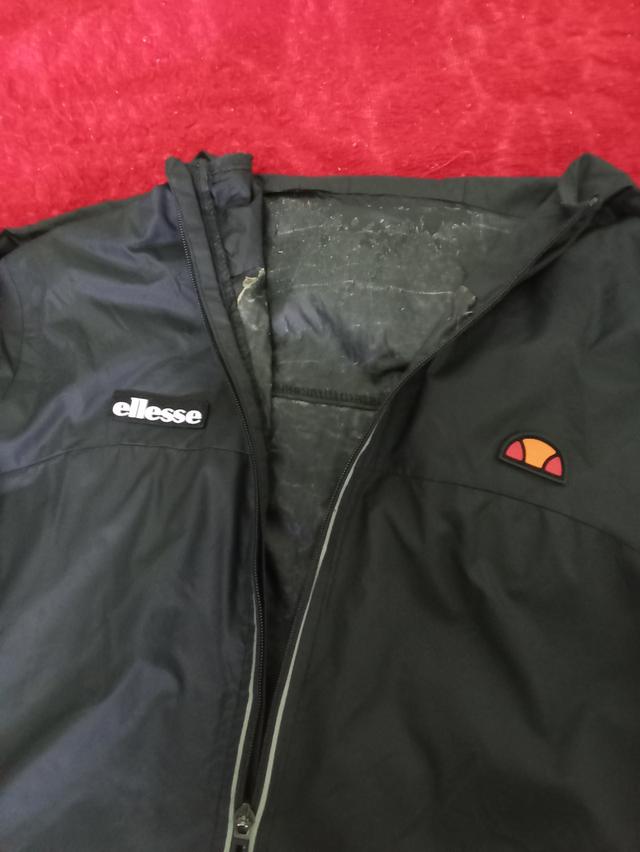 ellesse เสื้อคลุมมือสองนำเข้า รูปที่ 6