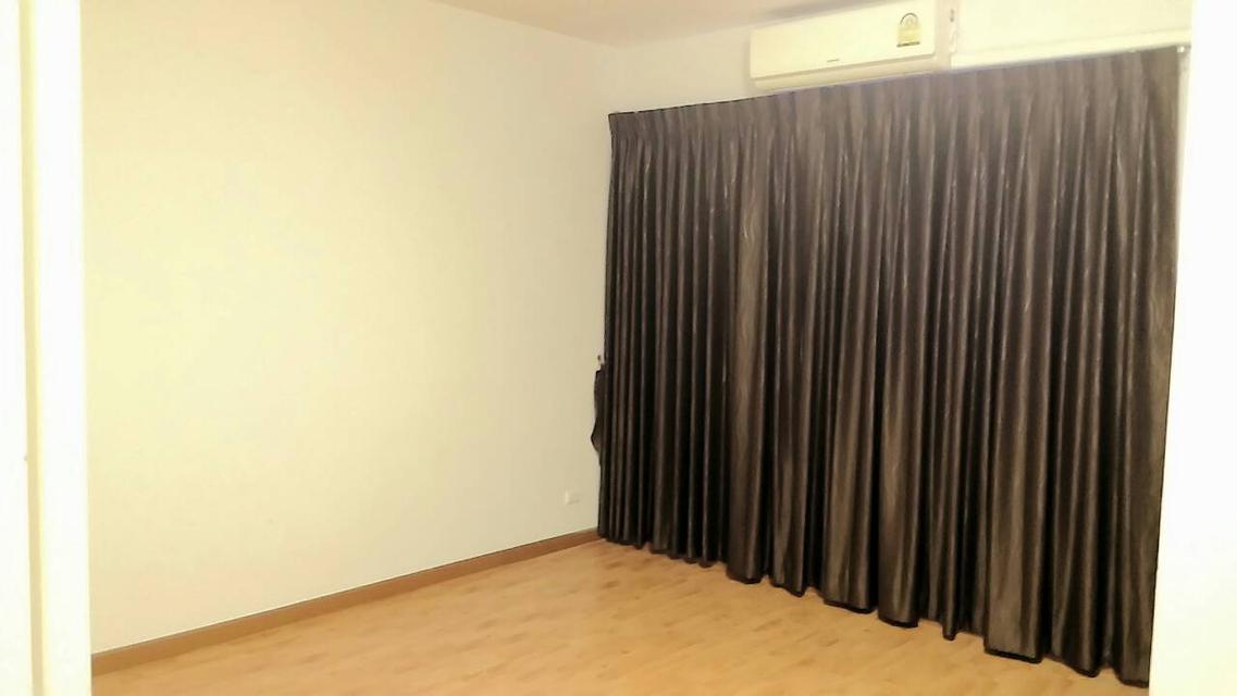 ให้เช่าทาวน์เฮ้าส์ใหม่ 2 ชั้น หมู่บ้านเดอะทรัสต์ ลำลูกกาคลอง 5 ใกล้ Big c วัดแจ้งวังหิน,บิ๊กซีคลอง5,มอเตอร์เวย์ บ้านหัวมุม  ไม่รับสัตว์เลี้ยง 13