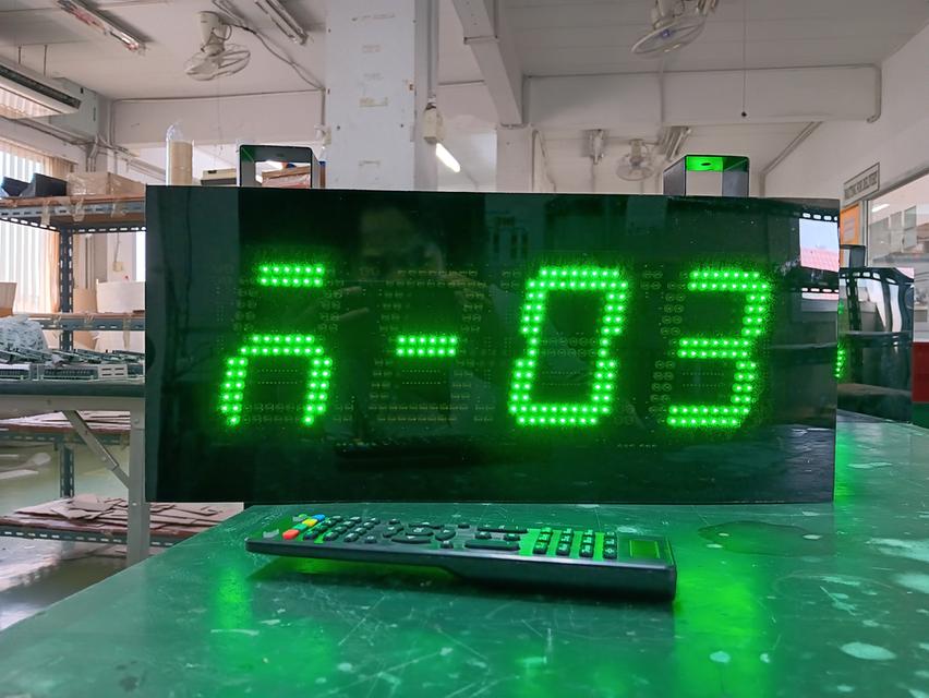 นาฬิกาติดผนัง นาฬิกาโรงงาน Clock ขนาดตัวเลขสูง 4 นิ้ว แสดงเวลา สลับ อุณหภูมิ สนใจ 061-813-7337 เยี่ยมชมเว็บไซต์ใหม่ https://www.digitals-board.com/ รูปที่ 9