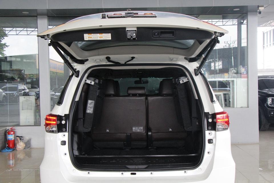 (แจ้งรหัสรถ TKG1389) TOYOTA FORTUNER 2.4 V ปี 2020 รูปที่ 5