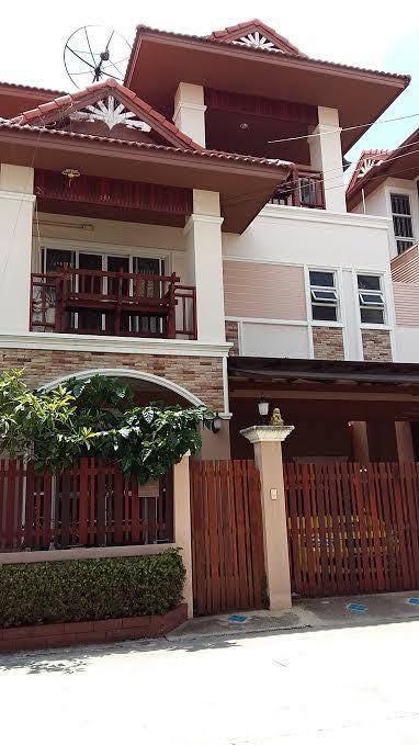 ขายบ้านเดี่ยว 3 ชั้น หลังมุม 48.6 ตรว. หมู่บ้านนนทรีวิลล่า พระราม 5 นนทบุรี ใกล้แมคโครนครอินทร์ โครงการติดถนนใหญ่ พระราม 1