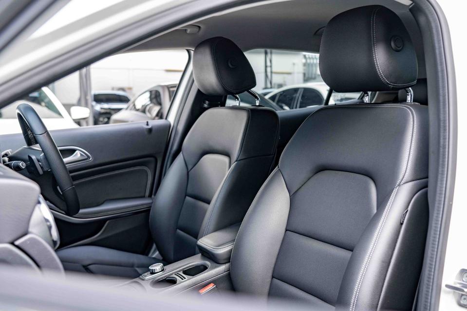 (แจ้งรหัสรถ NP7091) 🔥 MERCEDES-BENZ GLA200 URBAN FACELIFT ปี 2018 รูปที่ 9