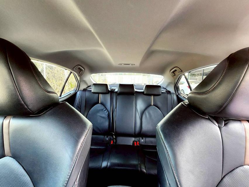 Toyota Camry 2.0G ปี19 15