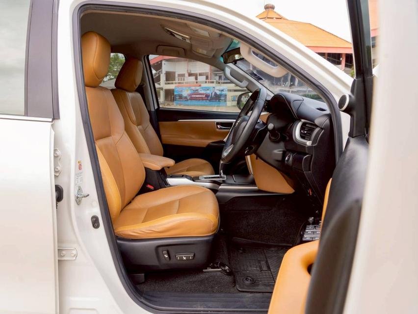 TOYOTA FORTUNER 2.8V 4WD ปี 2016 12