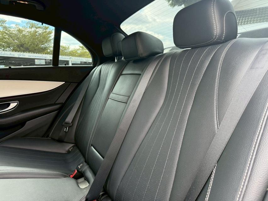 รหัสรถ SG4329 Benz E220d AMG Sport ปี2022 (Facelift) 10