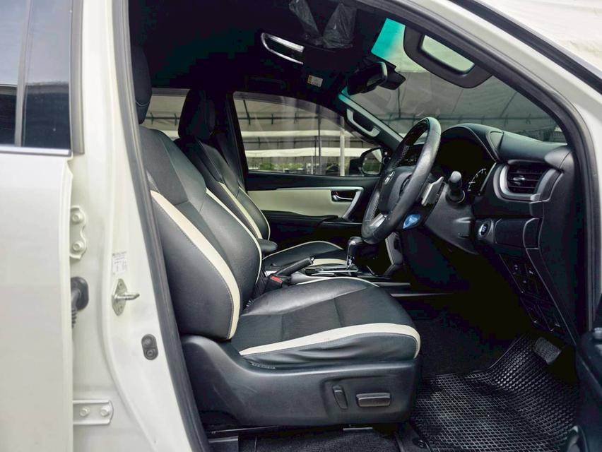 TOYOTA FORTUNER 2.8 LEGENDER 4WD ปี 2021 11