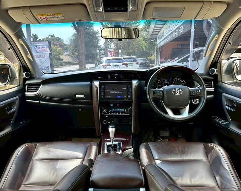 Toyota Fortuner 2.4V ปี17 รูปที่ 13