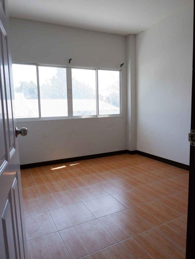 🏡✨ ทาวน์เฮ้าส์สองชั้น 2 ห้องนอน 2 ห้องน้ำ พื้นที่กว้าง โปร่งสบาย ใกล้สิ่งอำนวยความสะดวก เหมาะสำหรับครอบครัวอยู่อาศัยอย่างลงตัว 👨‍👩‍👧‍👦 4