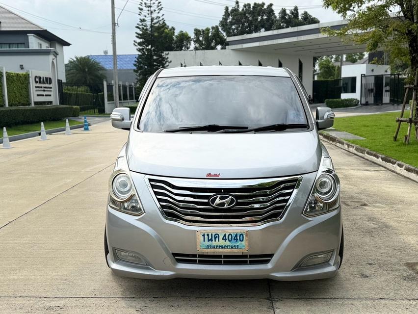 Hyundai H1 Deluxe ปี2013 ป้ายฟ้าแท้ ไมล์ 170,000 km  เครื่อง 2.5 ดีเซล เกียร์ออโต้
