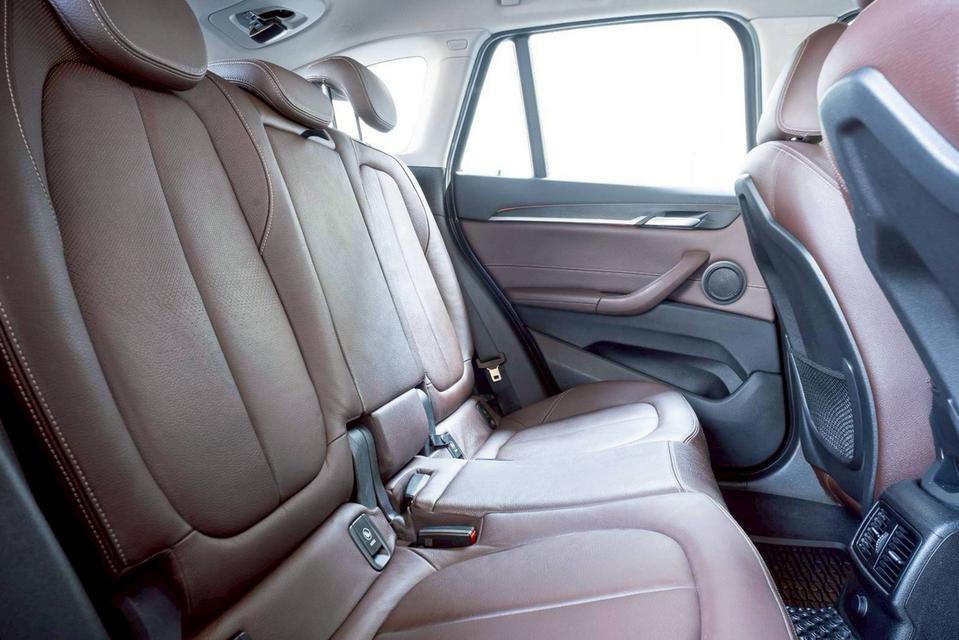 BMW X1 2.0 sDrive18d xLine ปี 2017 สีดำ โฉม F48 ปี16-23 รูปที่ 10