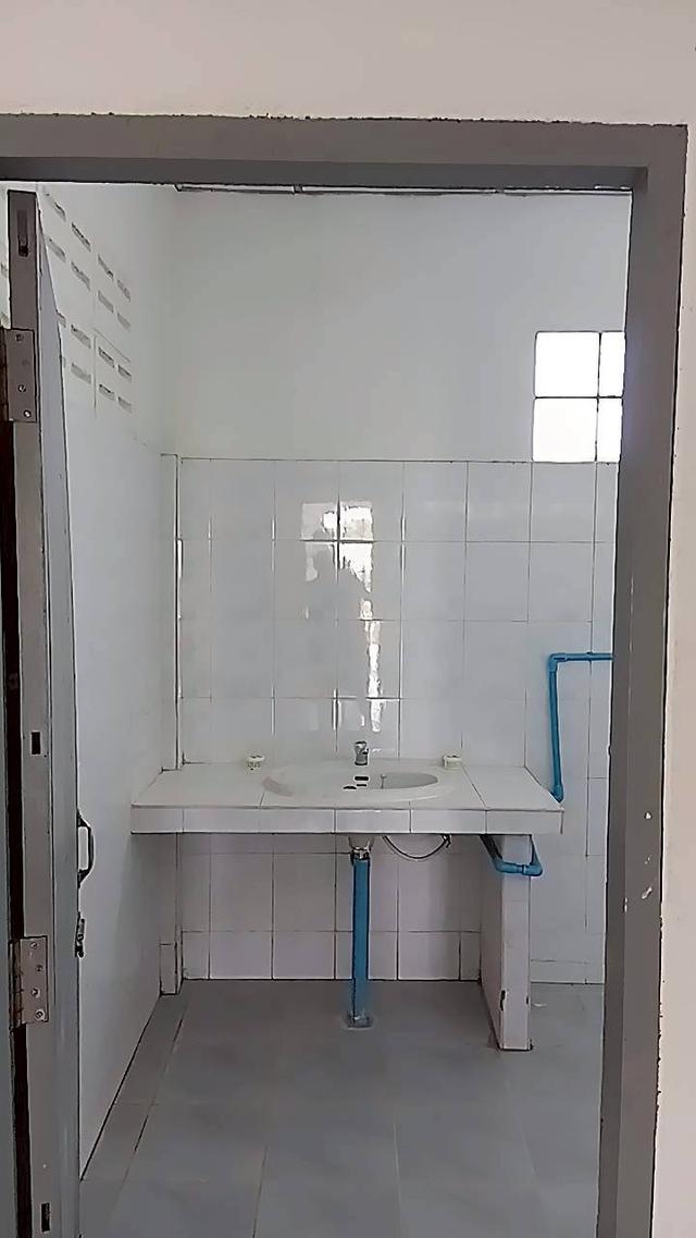 ขายอาคารพาณิชย์ 3 ชั้น 2 คูหาติดกัน อ.กบินทร์บุรี ปราจีนบุรี ติดถนนสุวรรณศร 10