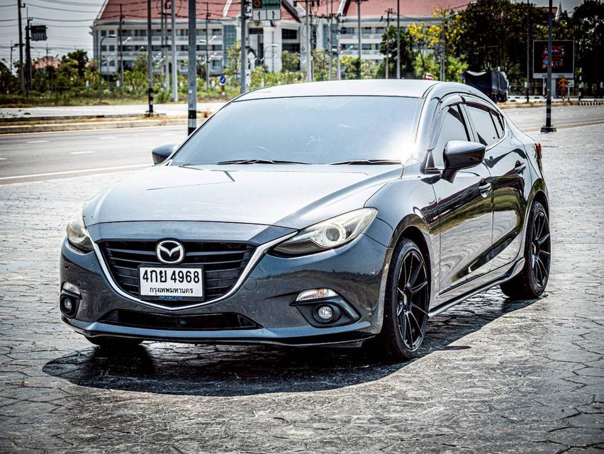 Mazda 3 2.0 SP สีเทา ตัวท๊อป ปี 2015 รถสวยสภาพดี