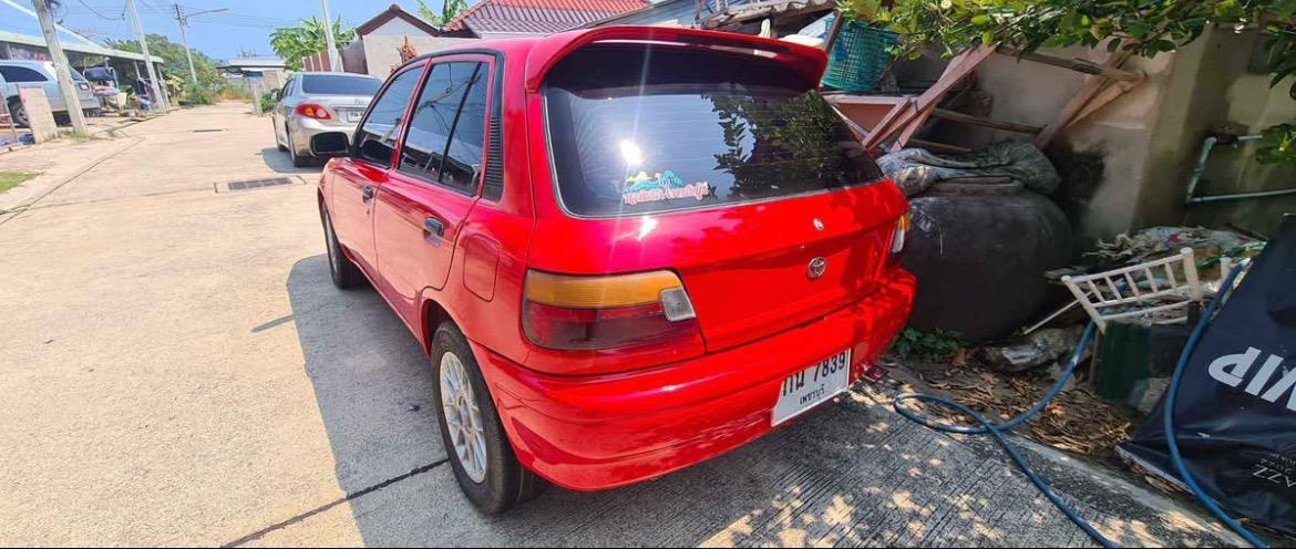 Toyota Starlet EP82 สีแดง 3