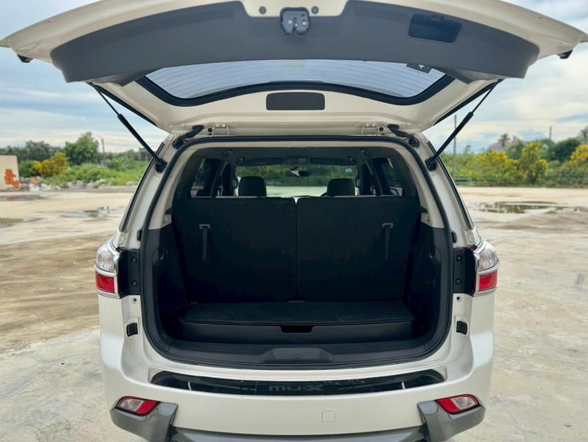 ISUZU MUX Y 14 Wagon 4dr 7st Auto 5sp RWD 2.5DCT(VGS,DVD) สีขาว ออโต้  6