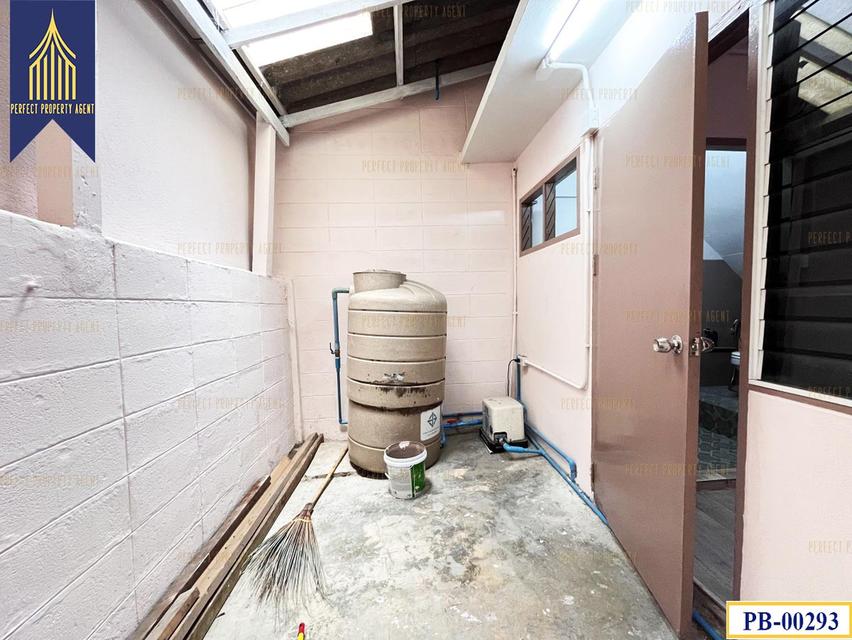 ขายอาคารพาณิชย์ นาคนิวาส สามชั้นครึ่งมีดาดฟ้า 16.5 ตรว. 11